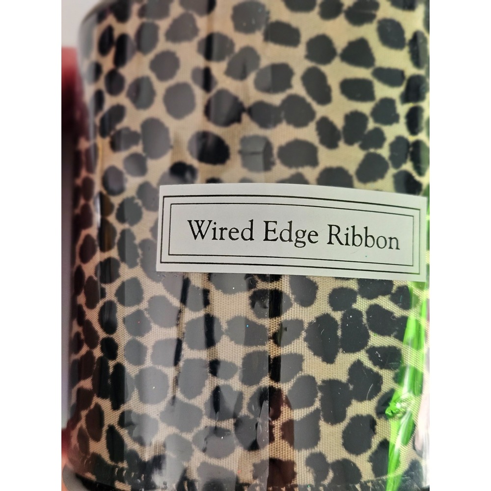 Robert Stanley Christmas Leopard Print Wired Edge Ribbon 4"x 30ft - Picture 2 of 4